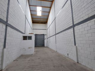 Foto 3 de Alquiler Bodegas en Duran con Seguridad, Trifasica, Parqueo, Montacarga Opcional