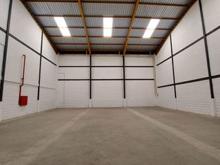 Foto 8 de Alquiler Bodegas en Duran con Seguridad, Trifasica, Parqueo, Montacarga Opcional