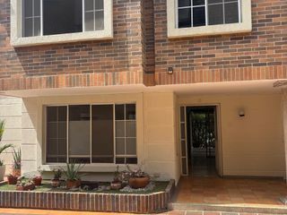 Foto 4 de VENDO CASA CONJUNTO RESIDENCIAL CALEDONIA EN EL BARRIO TERRAZAS EN BUCARAMANGA