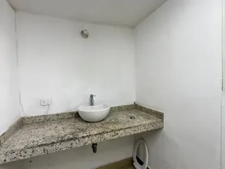 Foto 10 de BODEGAS Y OFICINA- EN RENTA- 170M2- EL INCA