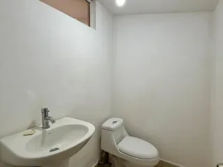 Foto 18 de BODEGAS Y OFICINA- EN RENTA- 170M2- EL INCA