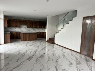 Foto 1 de VENDO CASA NUEVA PONCEANO ALTO, CERCA SUPERMAXI