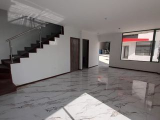 Foto 2 de VENDO CASA NUEVA PONCEANO ALTO, CERCA SUPERMAXI