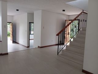 Foto 1 de ARRIENDO CASA CUMBAYA