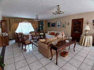 Foto 9 de CASA EN VENTA 4 DORMITORIOS ORDOÑEZ LASSO