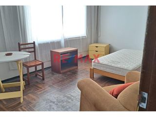 Foto 13 de Venta Casa Como Terreno En Pueblo Libre Cerca A Av. Bolívar Y Sucre.