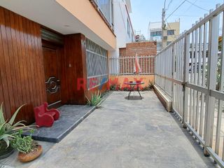 Foto 4 de Venta Casa Como Terreno En Pueblo Libre Cerca A Av. Bolívar Y Sucre.