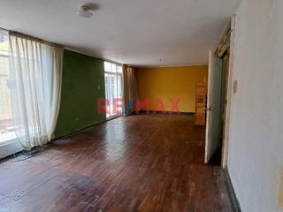 Foto 8 de Venta Casa Como Terreno En Pueblo Libre Cerca A Av. Bolívar Y Sucre.