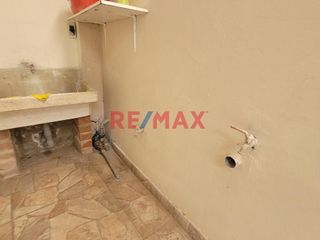 Foto 5 de Venta De Terreno Con Construccion / Campiña De Moche / 150 M2 / $40,000