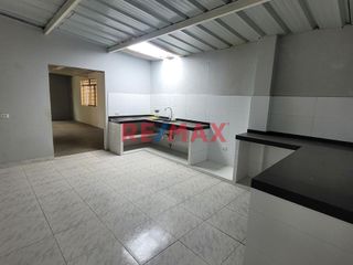 Foto 6 de Venta De Terreno Con Construccion / Campiña De Moche / 150 M2 / $40,000