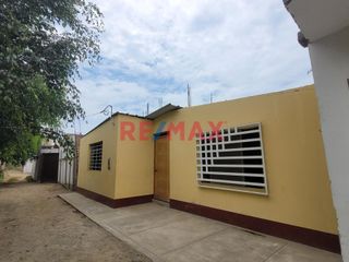 Foto 11 de Venta De Terreno Con Construccion / Campiña De Moche / 150 M2 / $40,000
