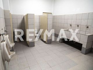 Foto 15 de Alquiler De Local Comercial En Santiago De Surco 1352 M2