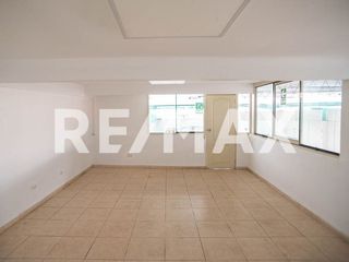 Foto 18 de Alquiler De Local Comercial En Santiago De Surco 1352 M2
