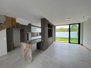 Foto 4 de Casa de venta en Puembo, por estrenar, conjunto cerrado con seguridad 24/7, a 5 minutos del Arupo Market, Juan Valdez.