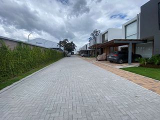Foto 1 de Casa de venta en Puembo, por estrenar, conjunto cerrado con seguridad 24/7, a 5 minutos del Arupo Market, Juan Valdez.