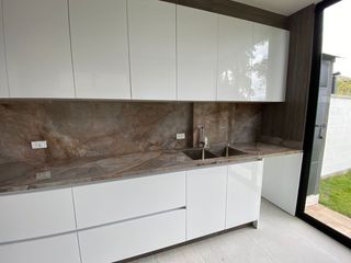 Foto 6 de Casa de venta en Puembo, por estrenar, conjunto cerrado con seguridad 24/7, a 5 minutos del Arupo Market, Juan Valdez.
