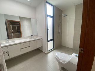 Foto 13 de Venta de casa en Puembo, conjunto cerrado con seguridad 24/7, fácil acceso hacia la Ruta Viva.