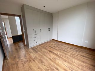 Foto 7 de Venta de casa en Puembo, conjunto cerrado con seguridad 24/7, fácil acceso hacia la Ruta Viva.