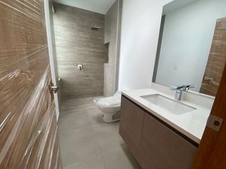 Foto 17 de Venta de casa en Puembo, conjunto cerrado con seguridad 24/7, fácil acceso hacia la Ruta Viva.