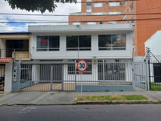 Foto 1 de Vende Casa Lote de 240 M2 en Santa Bárbara