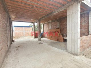 Foto 6 de Venta De Terreno Con Construccion En Campiña De Moche / 273.5 M2 / $ 80,000
