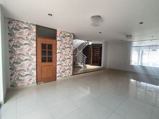 Foto 1 de Se Vende Hermosa Casa De 4 Pisos En Campo Verde - Sachaca