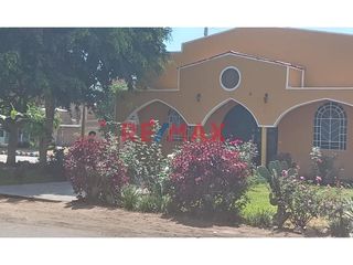 Foto 8 de Vendo Casa En Construcción Frente A Parque 180 M2 Urb. San Judas Tadeo