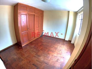 Foto 7 de VENDO AMPLIO DEPARTAMENTO FRENTE AL PARQUE- PUEBLO LIBRE