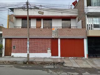 Foto 1 de Casa En Venta En El Distrito De Comas
