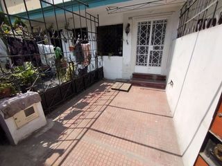 Foto 2 de Venta De Amplio Duplex Con Estacionamiento E Ingreso Privado Desde La Calle