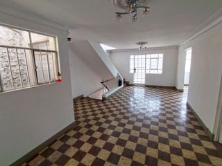 Foto 4 de Venta De Amplio Duplex Con Estacionamiento E Ingreso Privado Desde La Calle
