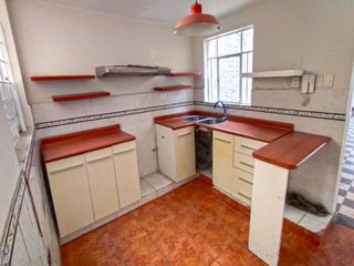 Foto 5 de Venta De Amplio Duplex Con Estacionamiento E Ingreso Privado Desde La Calle