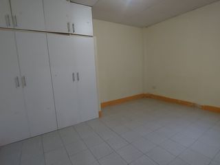Foto 5 de Se Alquila Villa de 2 Dormitorios cerca a SOLCA, al Hospital Teófilo Dávila No tiene Garaje, preferible sin mascotas