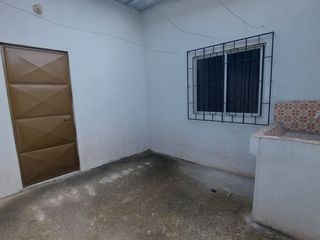 Foto 6 de Se Alquila Villa de 2 Dormitorios cerca a SOLCA, al Hospital Teófilo Dávila No tiene Garaje, preferible sin mascotas