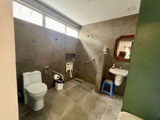 Foto 11 de En Venta Casa Rentera en Azogues en la Avenida 16 de Abril