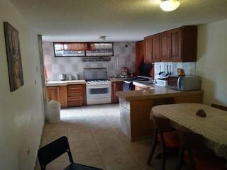 Foto 9 de SE VENDE DEPARTAMENTO CON SUITE INDEPENDIENTE, SECTOR PLAZA DE TOROS, NORTE DE QUITO, PICHINCHA, ECUADOR