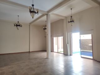 Foto 5 de Departamento de alquiler en Los Ceibos, 4 dormitorios, piscina, 2 parqueos.