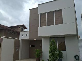 Foto 16 de CASA COMPLETAMENTE AMOBLADA EN ALQUILER