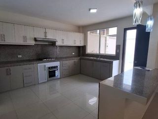 Foto 20 de CASA COMPLETAMENTE AMOBLADA EN ALQUILER