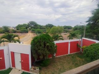 Foto 18 de AMPLIA CASA EN VENTA O ALQUILER LOMA BLANCA - PIURA
