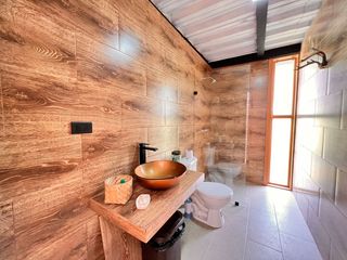 Foto 9 de En Venta Quinta con Terreno Amplio en la Autopista Azogues Cuenca