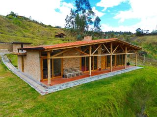 Foto 21 de En Venta Quinta con Terreno Amplio en la Autopista Azogues Cuenca