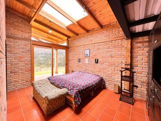 Foto 11 de En Venta Quinta con Terreno Amplio en la Autopista Azogues Cuenca