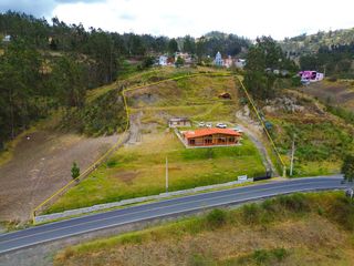 Foto 23 de En Venta Quinta con Terreno Amplio en la Autopista Azogues Cuenca