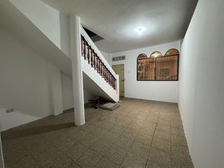 Foto 5 de VENTA DE AMPLIA CASA EN AV. DOMINGO COMÍN – SUR DE GUAYAQUIL