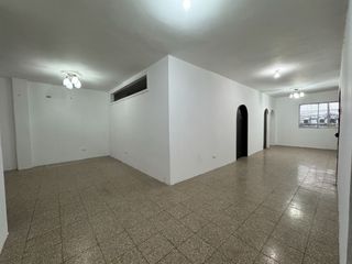 Foto 10 de VENTA DE AMPLIA CASA EN AV. DOMINGO COMÍN – SUR DE GUAYAQUIL