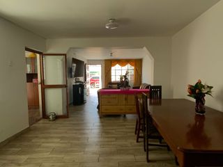 Foto 3 de Venta De Hermosa Casa De 3 Pisos Ubicada En La Mejor Zona Del Rimac, En La Av La Capilla.