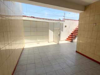 Foto 6 de Venta De Hermosa Casa De 3 Pisos Ubicada En La Mejor Zona Del Rimac, En La Av La Capilla.
