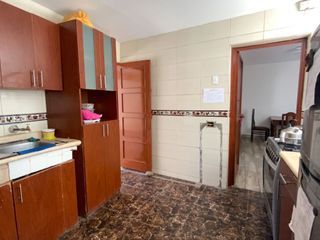 Foto 21 de Venta De Hermosa Casa De 3 Pisos Ubicada En La Mejor Zona Del Rimac, En La Av La Capilla.