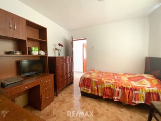 Foto 26 de Venta De Hermosa Casa De 3 Pisos Ubicada En La Mejor Zona Del Rimac, En La Av La Capilla.